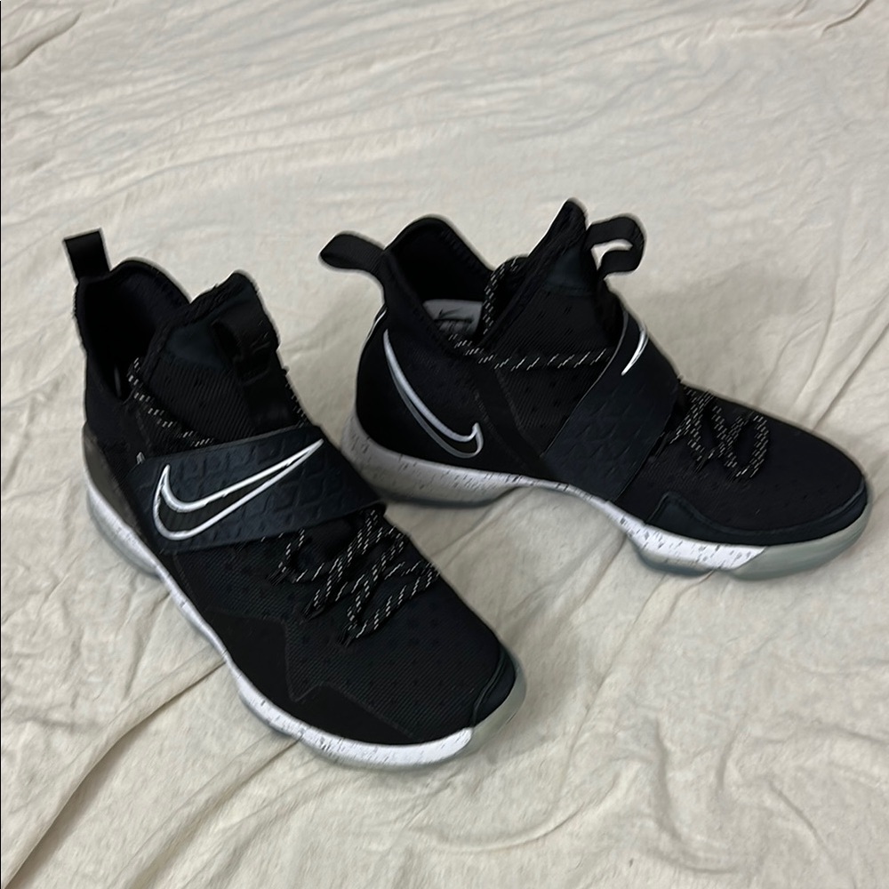 Nike LeBron 14 “Chase Down” “ Black Ice” basketball sneakers men’s size 8